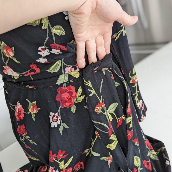 Beautiful floral dress from Reitmans, XXS - Picture 5 of 8